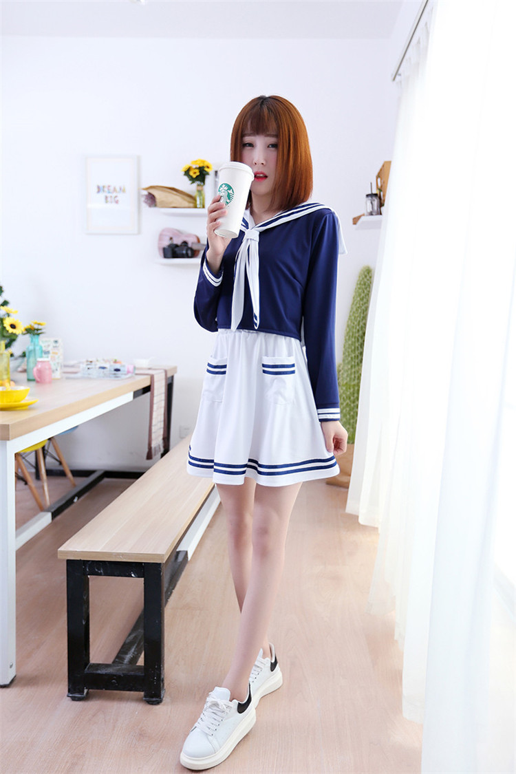 akb48不要脱人家的水手服是在哪_水手服会露腰吗_水手服上衣脱不下来怎么办