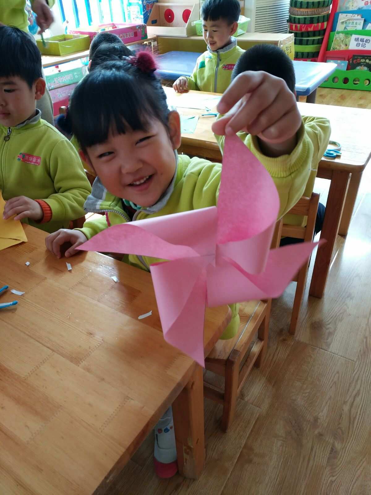 天气软件里风车用什么做的_风车天气壁纸_天气预报旋转小风车代表的意思